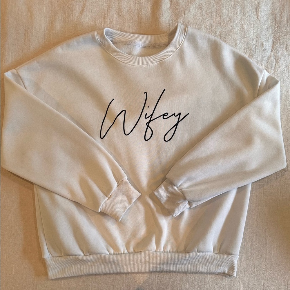 White 'Wifey' Sweatshirt